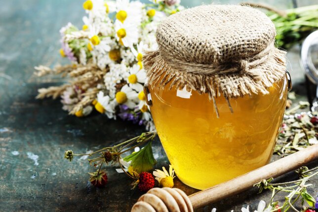 Kräuterhonig selber machen - SONNENTOR.com